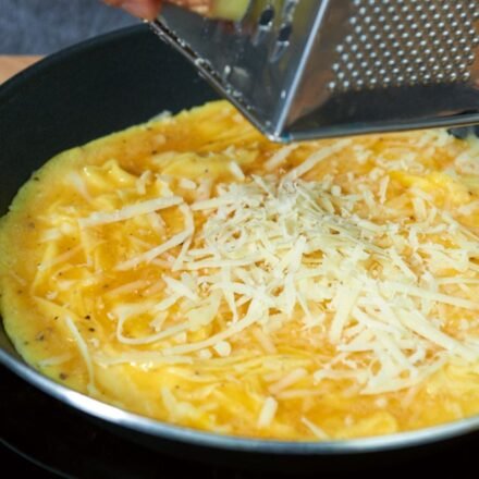 Eier mit Käse